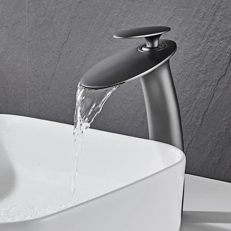 Bateria Łazienkowa Różowe Złoto Mosiężna Bateria Umywalkowa Bateria do Zlewu Kran Wodospad Zimna i Ciepła Woda Kran do Umywalki Montowany na Blacie Kran do Umywalki