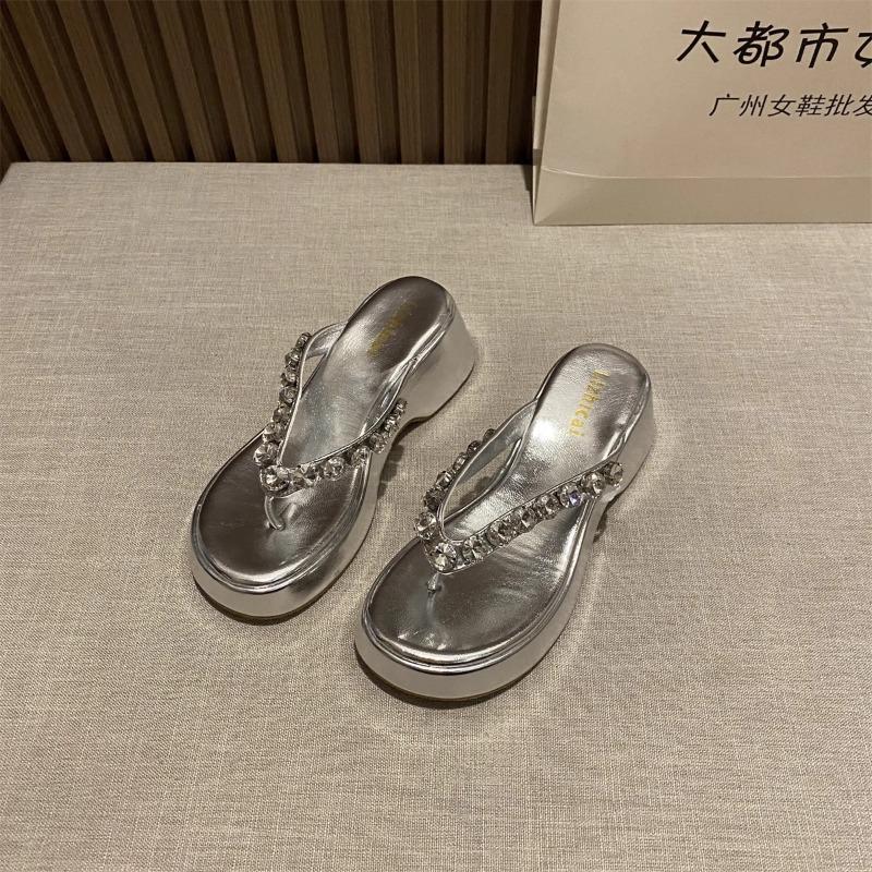 

Rhinestone thick-soled flip-flops women s summer new versatile outer wear slope heel beach cool slippers 40