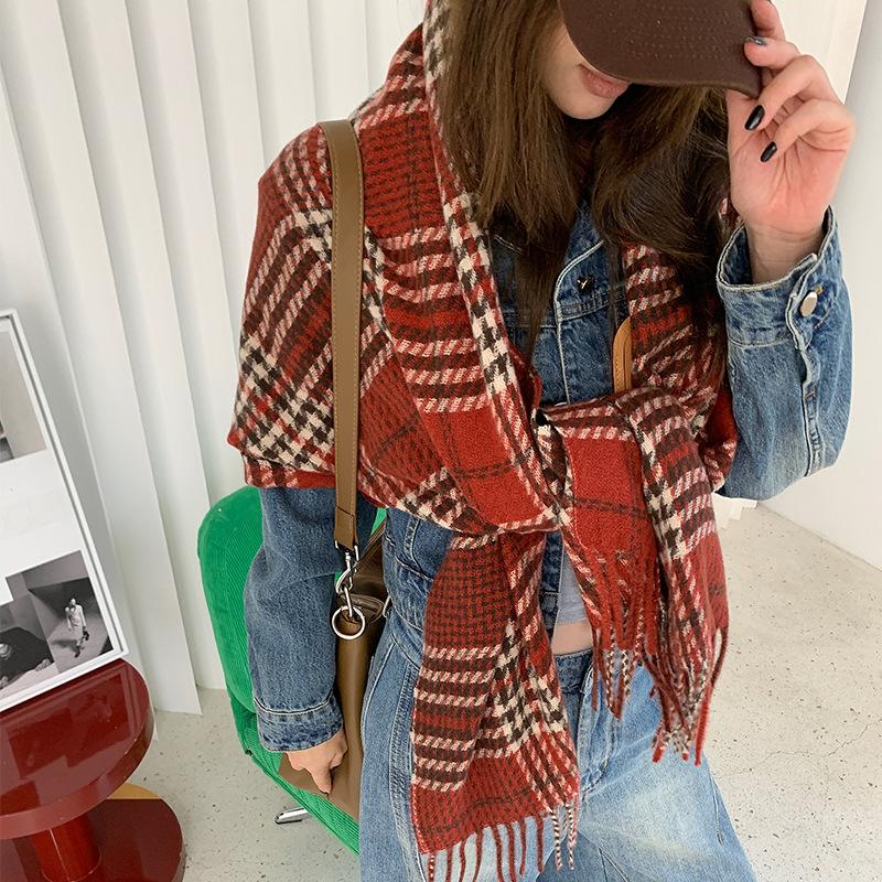 Autumn and Winter New Korean Fashion Plaid Scarf for Women Warm and Skin Friendly Versatile Imitation Cashmere Shawl and Scarf