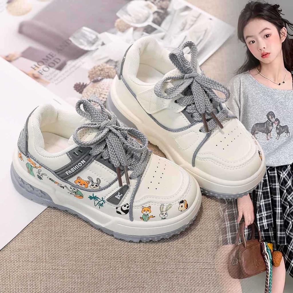 Versatile children's sneakers2026Spring new collection: cute cartoon graffiti casual sneakers for girls, featuring soft, cushioned soles and a