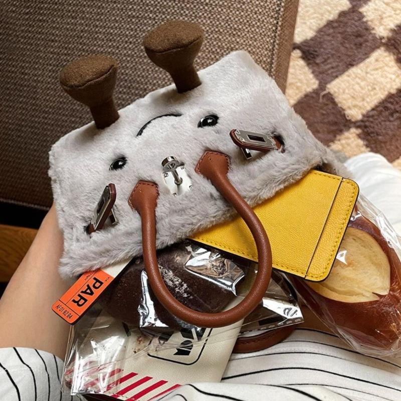 Sac cabas en peluche mignon pour femme, sac bandoulière tendance à motif dessin animé, grande capacité, bandoulière amovible, idéal pour l'automne et l'hiver.