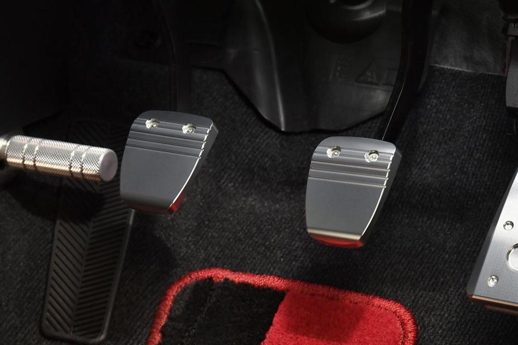 NEOPLOT Pedal NEO Set for MT Cars 1 Pedal NP70570 Brake/Clutch (Swift Sport, Alto/Works/Jimny/Sierra/Nomad) - Each, Silver,