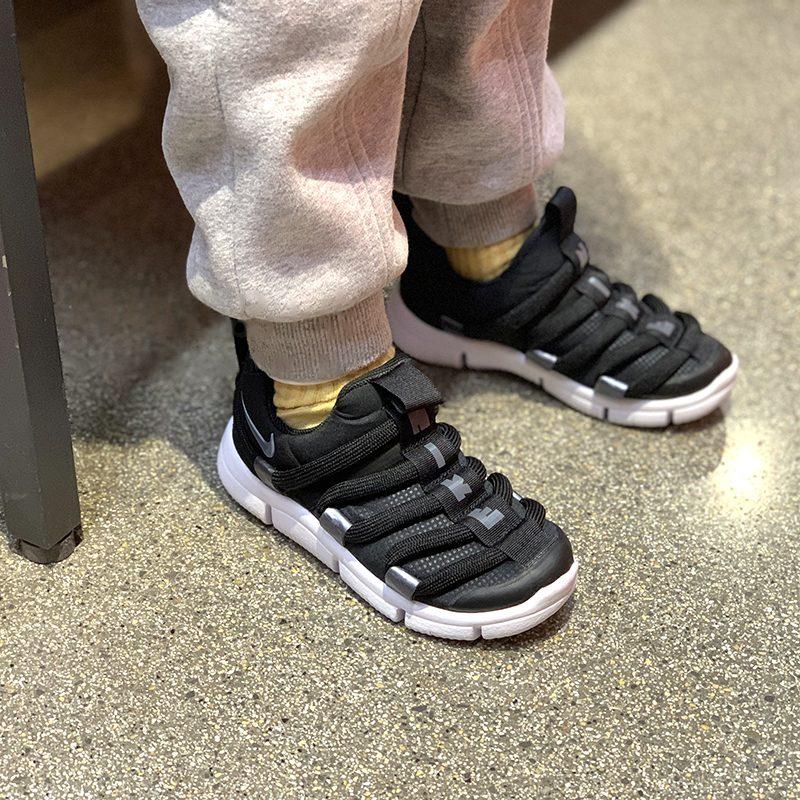 Nike Novice EP Mid top Sports Casual Shoes Black White Children Aged 3 7 Years Old BV0009-001