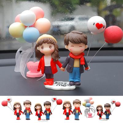 Araba Karikatür Çiftler Gösterge Paneli Süsü Sevimli Çiftler Aksiyon Figürü Balon Araba İç Mekan Gösterge Paneli Aksesuarları Kızlar İçin Gif K8W7