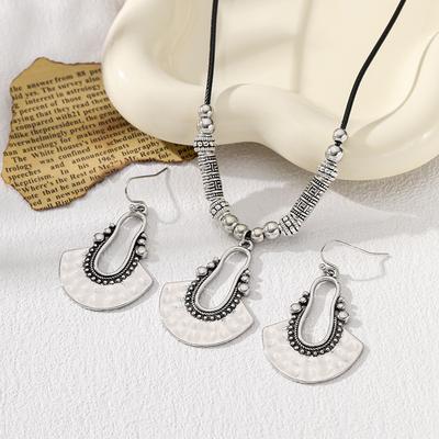 Accessories Bohemian Vintage Fan Earrings Necklace Set Stylish Hollow Accessories