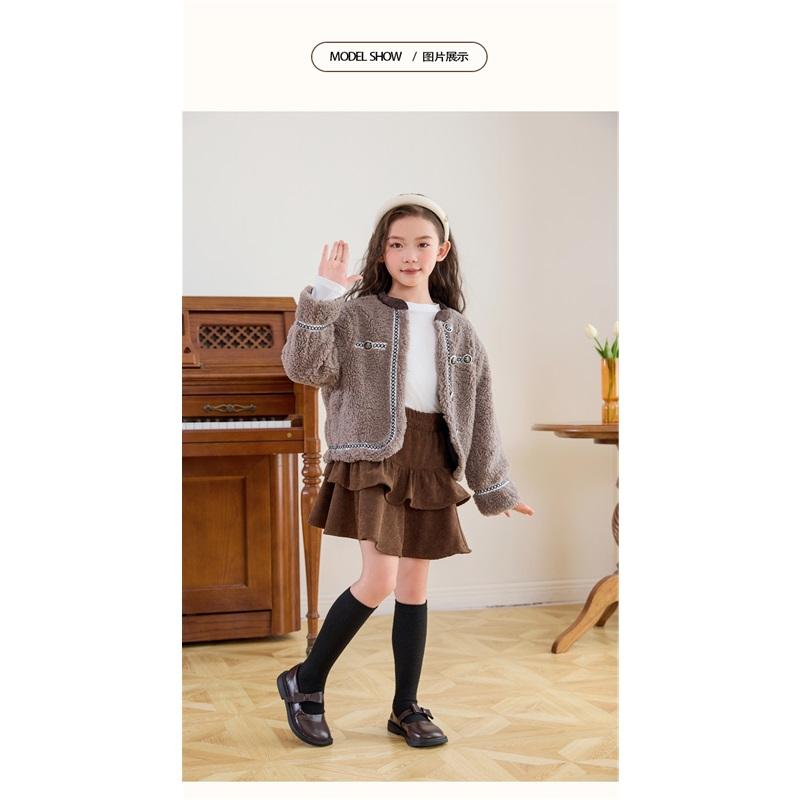 Modischer gerüschter Baumwollsamt-Kurzrock für Mädchen für Herbst und Winter. Süßer gefalteter kurzer Prinzessinnenrock für Kinder.