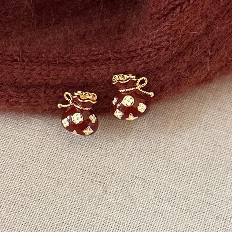Exquisite Red Lucky Bag Silver Needle Earrings - Light Luxury and Retro Chic.