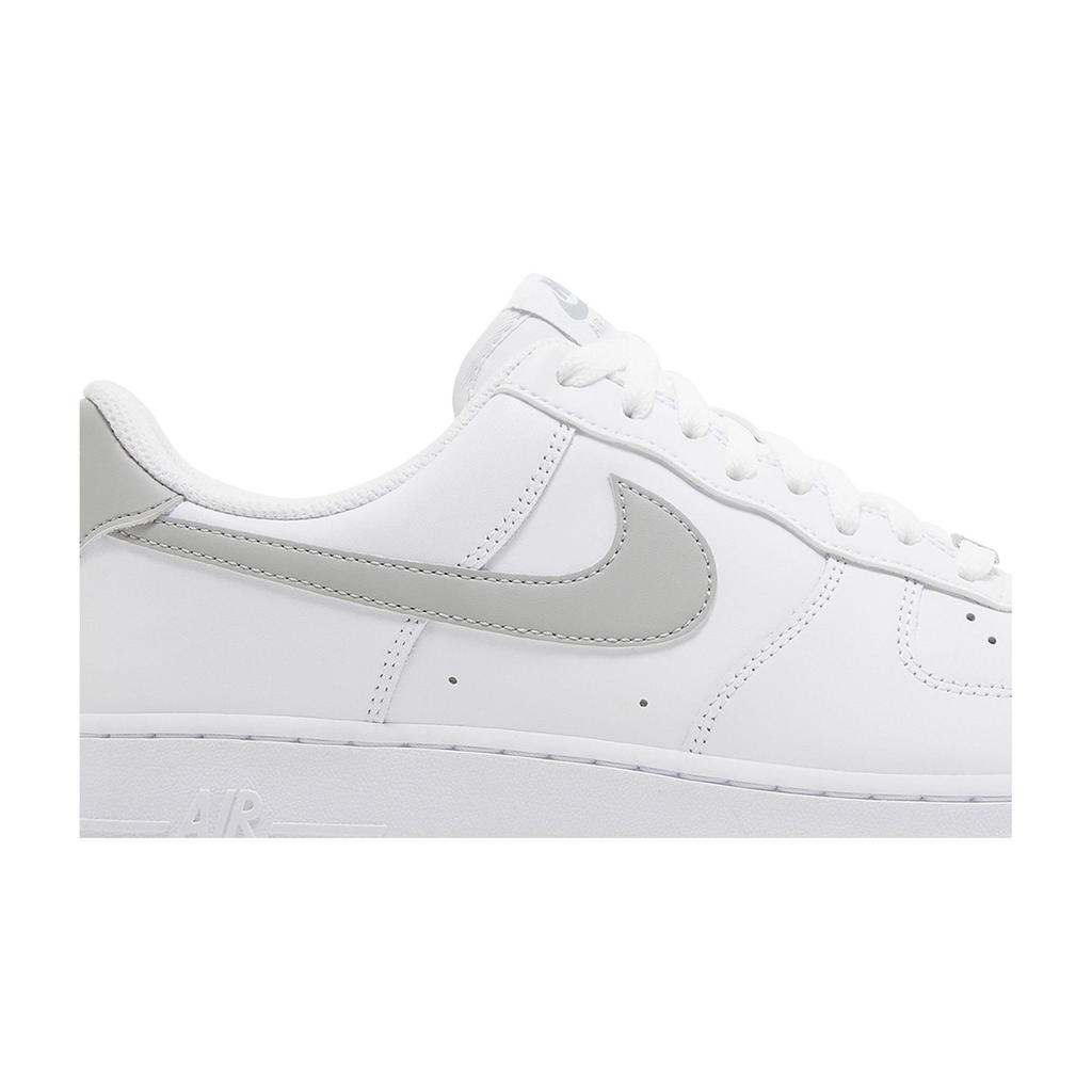 Nike Men's Air Force 1 '07 'White Light Smoke Grey' (Unisex) White / White / Light Smoke Grey Skate Shoes FJ4146 100