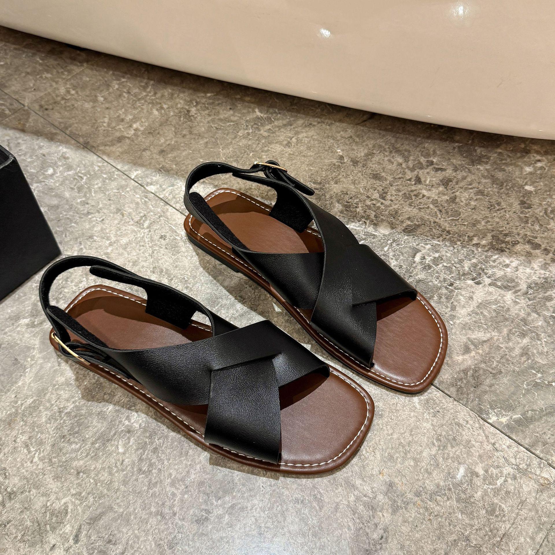 Flat Fashion Casual Sandals Are Worn Outside with A Square Toe and Back Belt Buckle 36