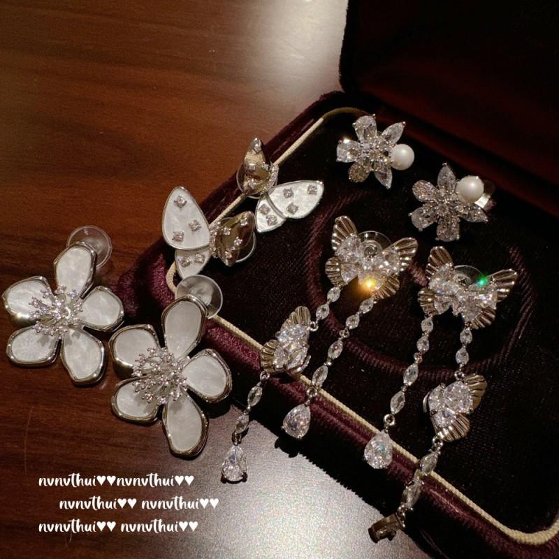 Elegant Butterfly Drop Earrings With Iridescent Mother-of-Pearl Cubic Zirconia 18K Gold Plated Vintage Chic Women