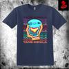 Camisa Vintage 1992 Big Johnson Beba na Frente Jogue Poker Atrás