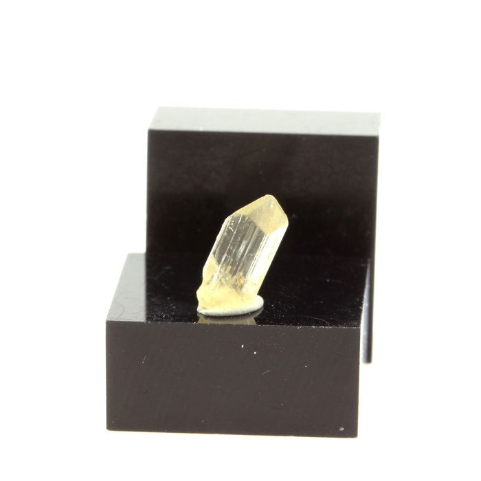 Pierres et Minéraux. Scapolite. 1.62 ct. Mpwapwa District, Dodoma Region, Tanzanie.