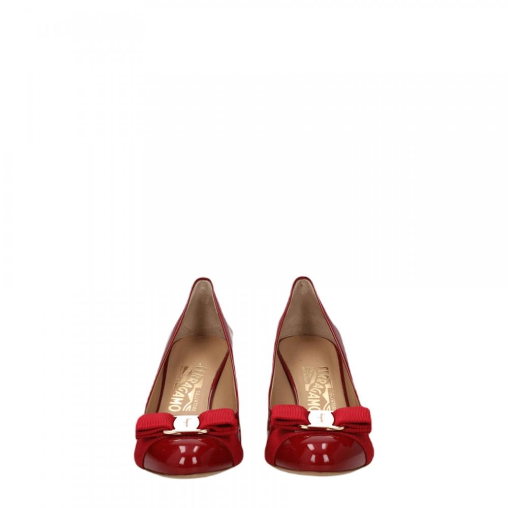 Salvatore ferragamo carla 70 store