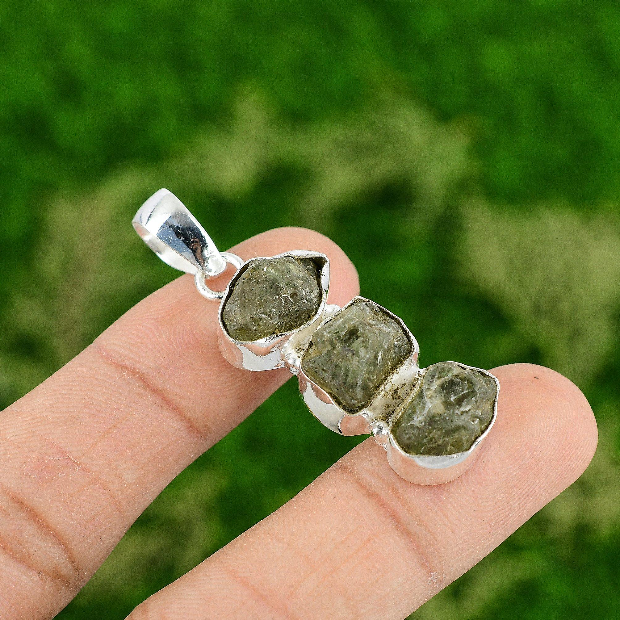 

Daughters Day Deal Prehnite Rough Gemstone 925 Silver Elegant Pendant Jewelry