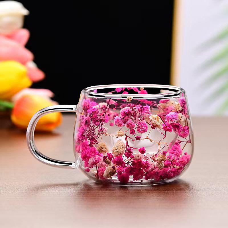 Doppellagiger Glasbecher mit konservierter Blume - Hitzebeständiger Borosilikatglasbecher für Kaffee oder Milch.