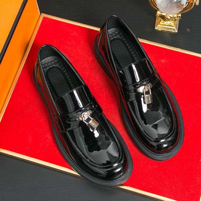 New Men Classic Loafers Men Casual Comfortable Fashionable Leather Shoes European Business Office Shoes Men Sizes 38-46