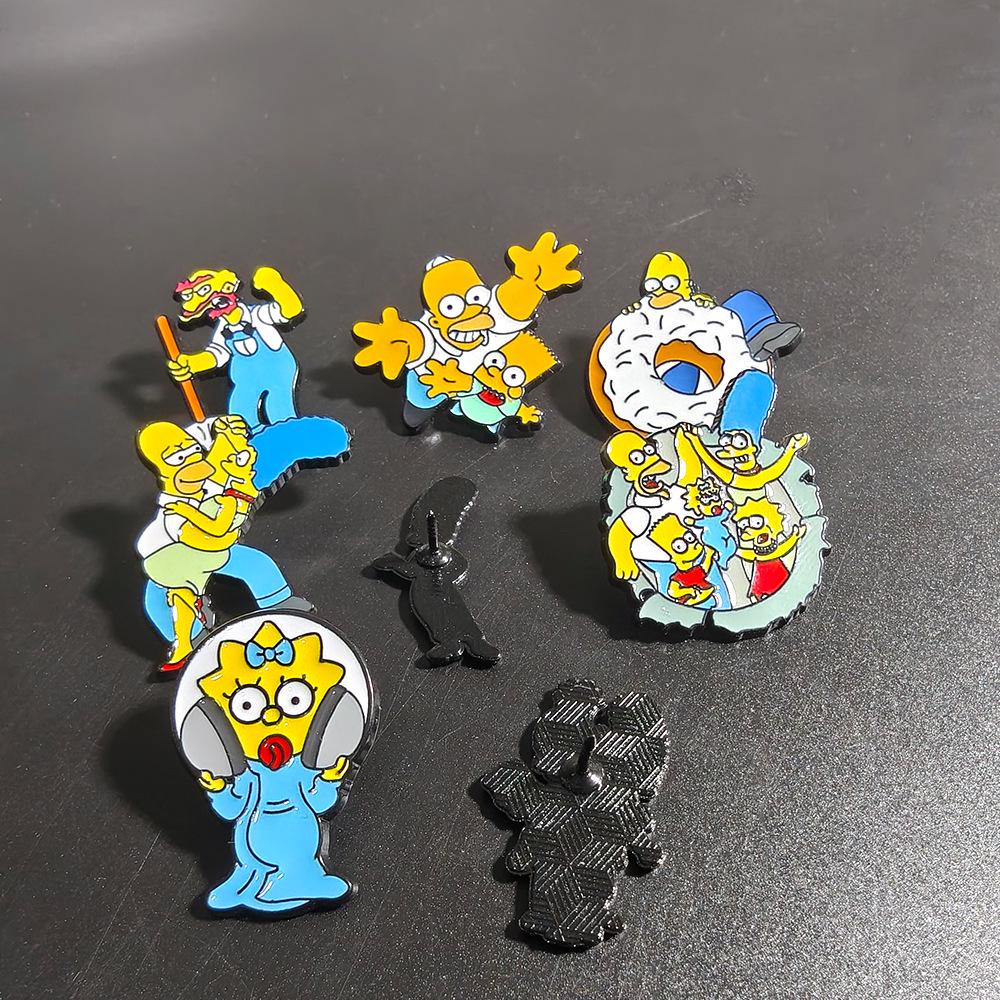 Classic The Simpsons Brooch: Maggie & Homer Cartoon Badge