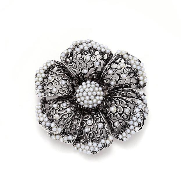 

Chic Style Stylish Pearl Begonia Flower Brooches Retro Bold Exaggerated Coat Pin Accessories Women S Cardigan ButtonFashion Jewelry