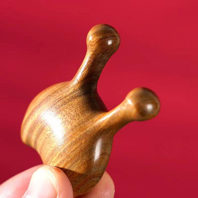 Golden Sandalwood 28-Tooth Round Massage Comb Solid Wood Hair Care Tool