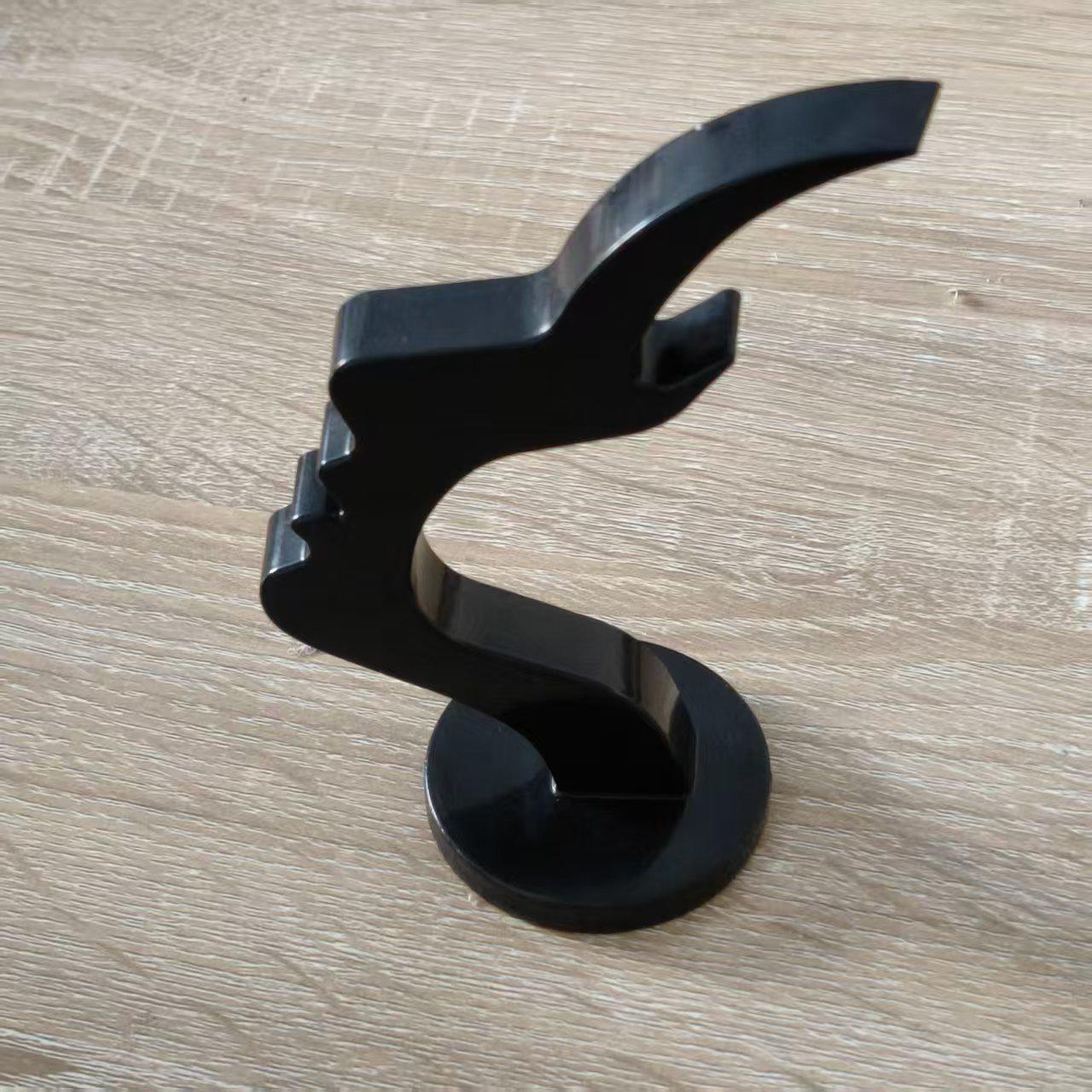 

Person-Profile Bar-Shaped Eyeglass Holder Ornament