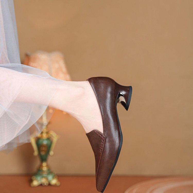 Neue französische mittelhohe Einzel-Schuhe Damen 2025 Herbst neu elegantes Temperament spitze dicker Absatz keine müden Füße bequeme Damenschuhe