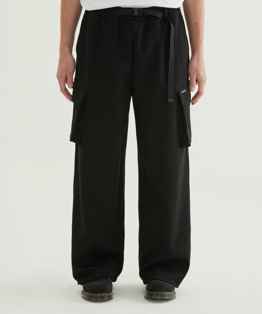 COVERNAT Wide Cargo Sweatpants Black