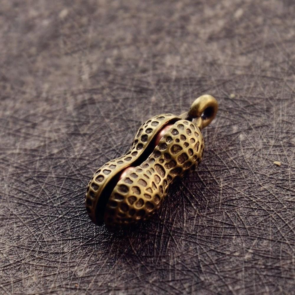 Vintage Brass Frog Statue Solid Peanut Pendant Charm Creative Tea Pet Figurine Keychain Decoration