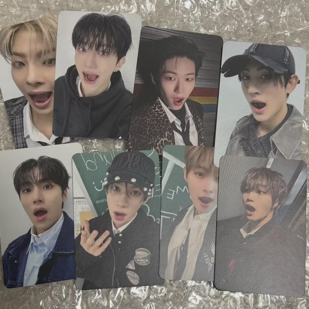 

Younite Me Fan Photocard