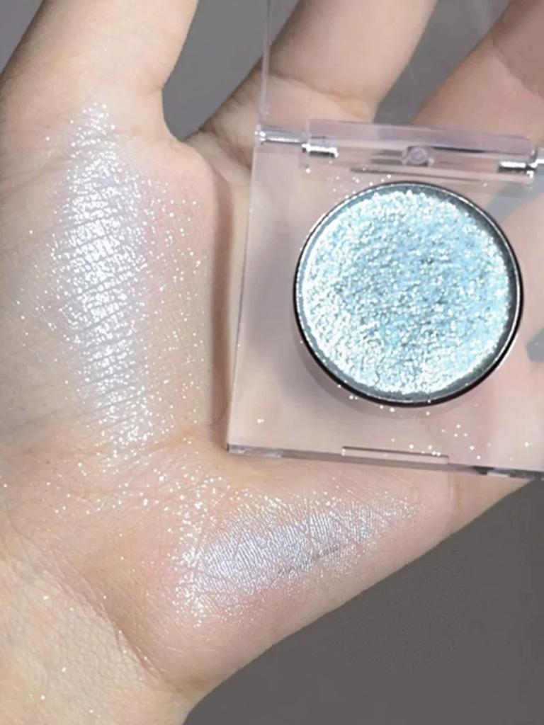 Millennial Hotties Rule the Zone! Single-Color Glitter Eyeshadow with High Shine to Brighten up the Look, Neptune-Themed Sparkling Eyeshadow Palette