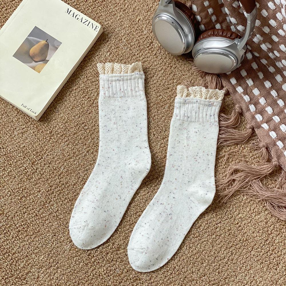 

Versatile Autumn and Winter Women Socks Japanese Fashion Retro Middle Tube Socks Harajuku Vintage Solid Color Lolita Ruffle Sock One Size білий