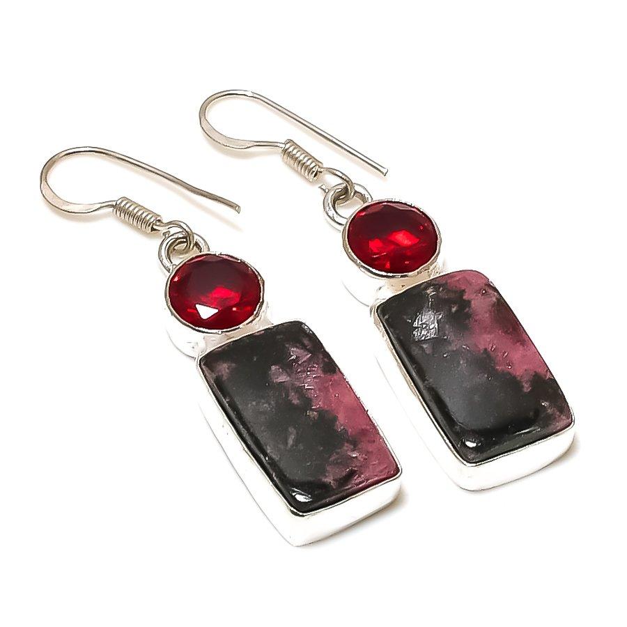 

Этнические ювелирные серьги ручной работы с родонитом и гранатом 1,89 дюйма SR-2007