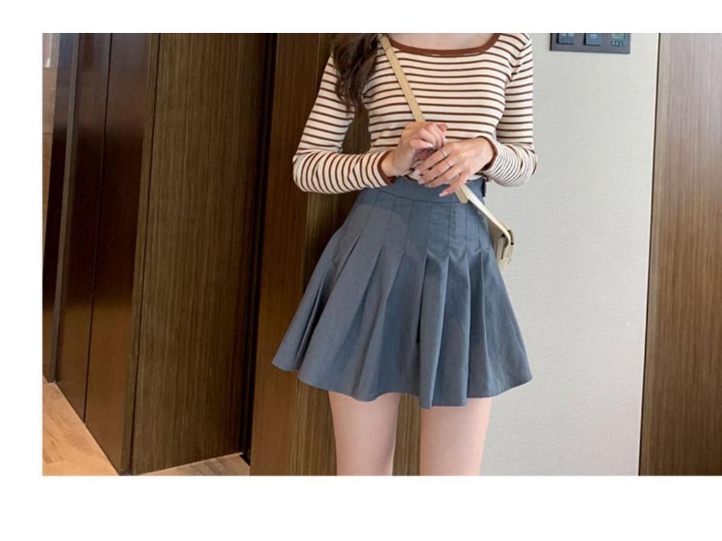 Women's Striped Knit Sweater: Stylish Square Neck, Slim Fit, Versatile for Autumn/Winter