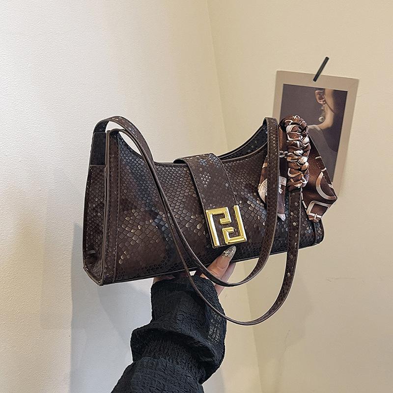 

French texture popular bag underarm bag women s 2025 new trendy solid color French niche portable shoulder bag