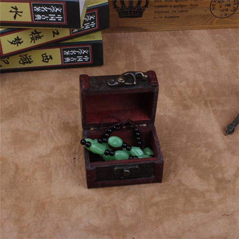 Dřevěná historická truhla s pokladem Úložná krabička na šperky ze dřeva Pouzdro s organizérem