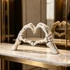 Halloween Herz Hände Skulptur Skelett Handgeste Schreibtisch Harz Figur Herzform Liebe Ornament für Wohnzimmer Regal Couchtisch Mittelstück
