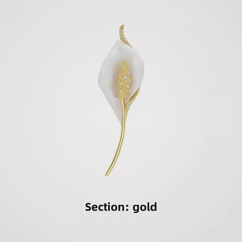 Elegante Luxus-Blumenbrosche: Hochwertiges Damen-Accessoire für anspruchsvollen Stil