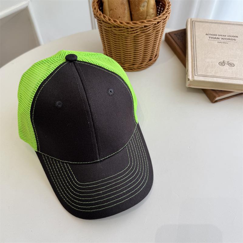 New Summer Hardtop Sunshade Baseball Cap for Men, Trendy Pure Black Casual Mesh Hat, Slightly Curved Along the Light Board, Travel Hat for Women
