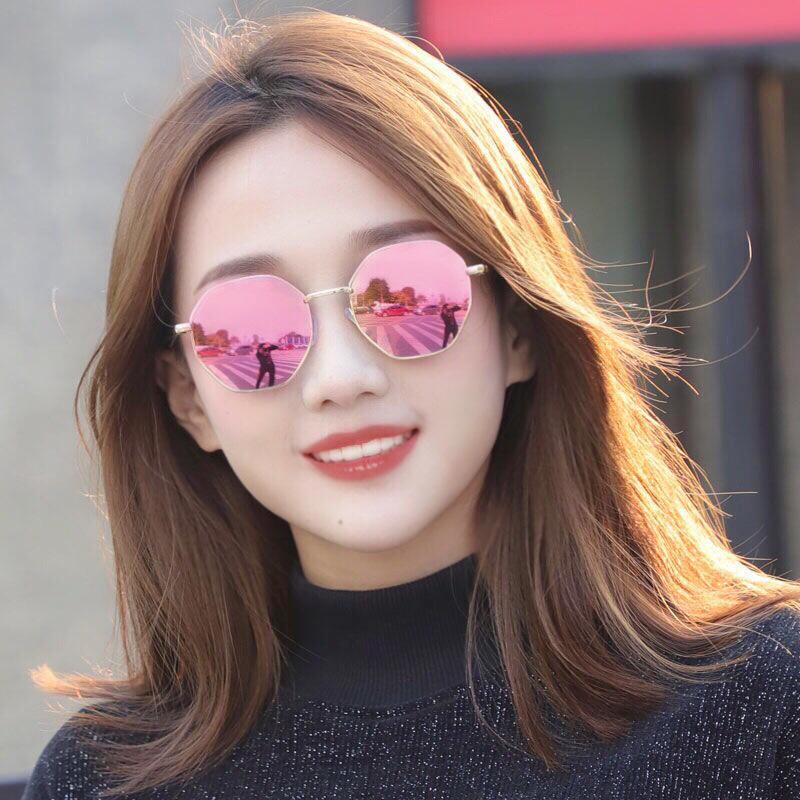 

Ретро Розовые Металлические Солнцезащитные Очки Рейв для Женщин 2024