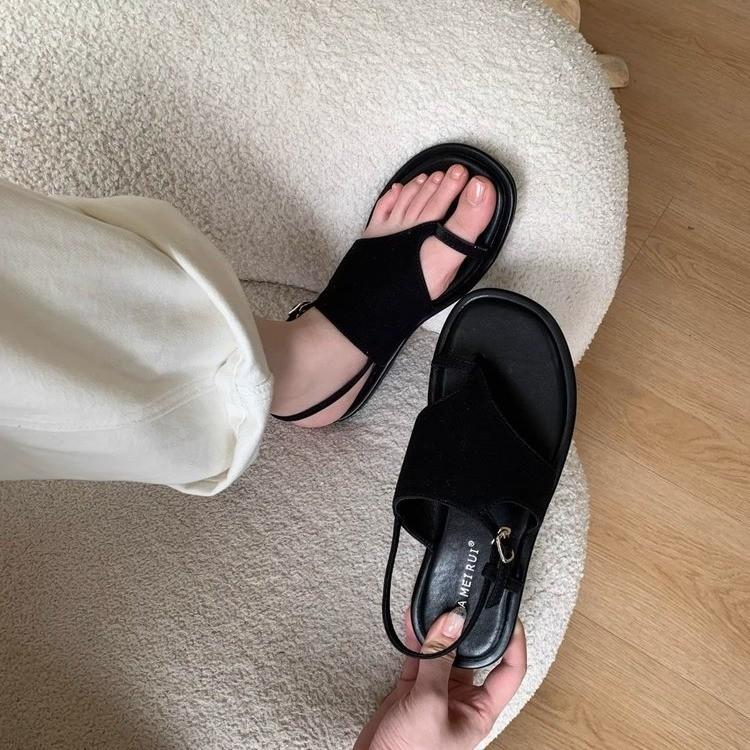 Set of Toe Slippers for Women's Summer Wear 2025 New Flat-bottomed Soft-soled Beach Cool Back Strap Shoes