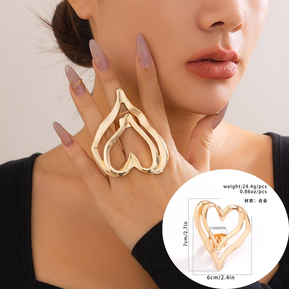 Exaggerated Spice Girl Metal Big Love Necklace, Wrapped And Knotted Flannel Wax Thread Peach Heart Necklace