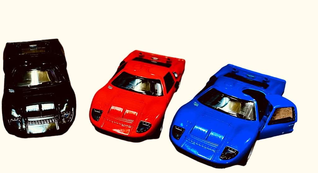 Kinsmart 1966 Ford GT40 MK2 Black Scale Diecast Car 1/32