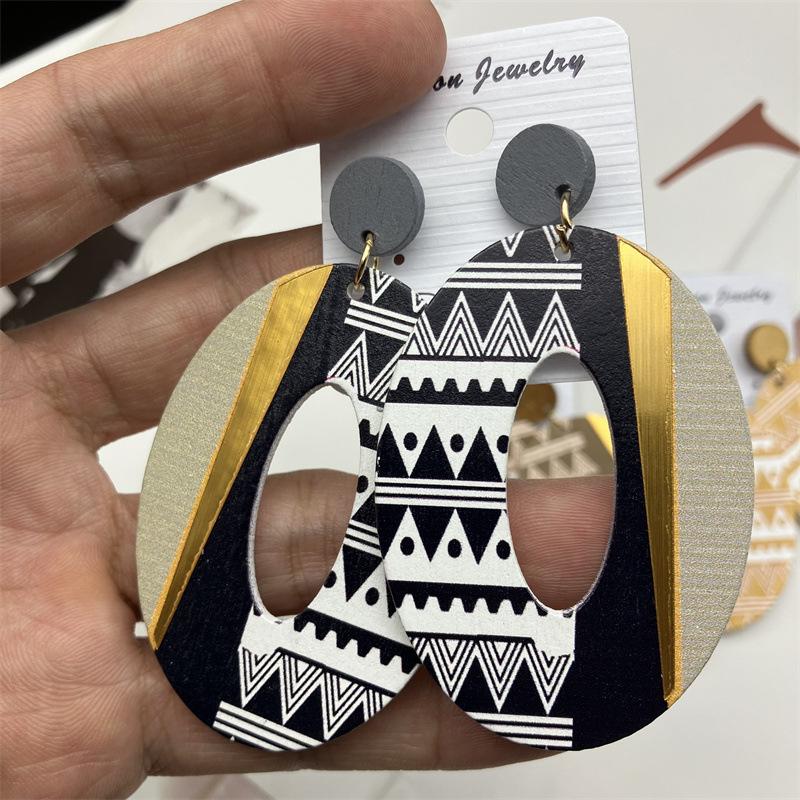 Vintage Painted Big Wooden Earrings Ethnic Exaggerated Pattern Geometric Statement Drop Earrings Vacation Party Jewelry