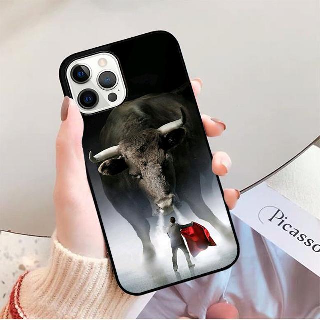 Bullfight Bull Fighter Phone Case for iPhone 17 Air 16 16e 15 Plus for Apple 13 11 12 14 Pro Max Cover Coque Fundas