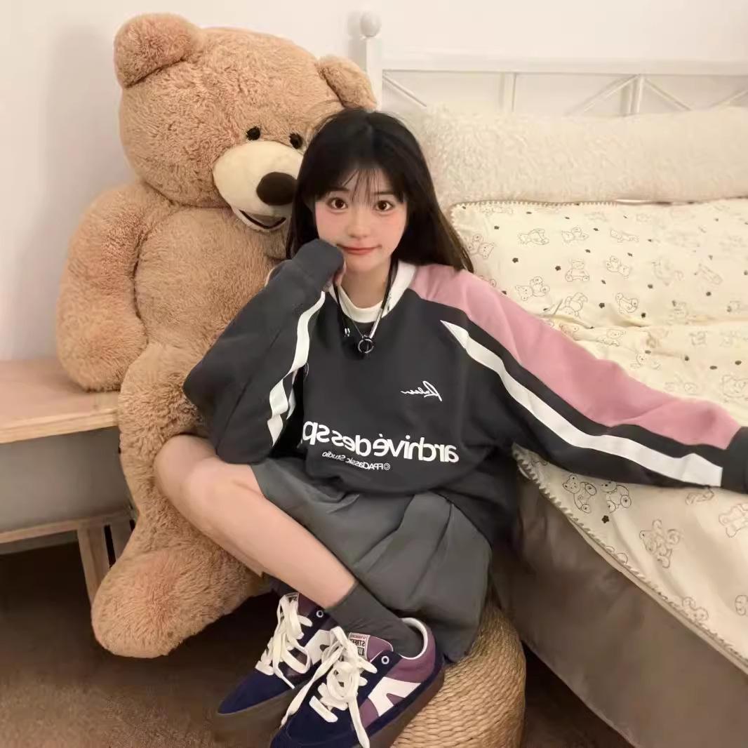 

Женский свитшот с круглым вырезом и цветными блоками - рукав реглан, тренд 2024, осенний дофаминовый стиль, топ с длинным рукавом L серый