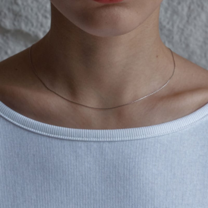 38comeoncommon Slim Glow Surgical Necklace (Silver)