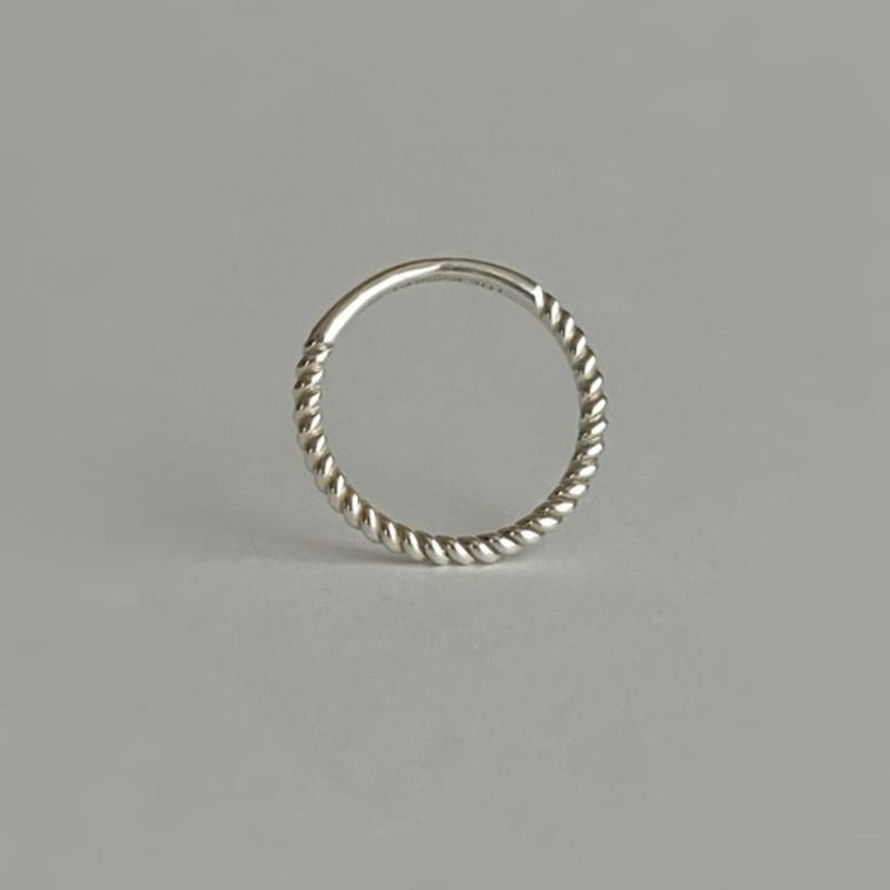 THE BORING Half Twist Ring