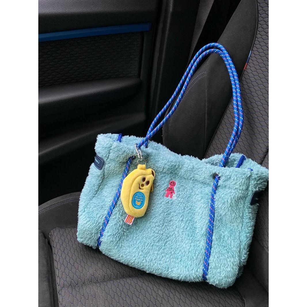 

Cute Color Block Faux Shearling Tote Bag Women Plush Large Capacity Panel Shoulder Bags Ladies Cartoon Embroidered Underarm Bag 34x28x6cm синий
