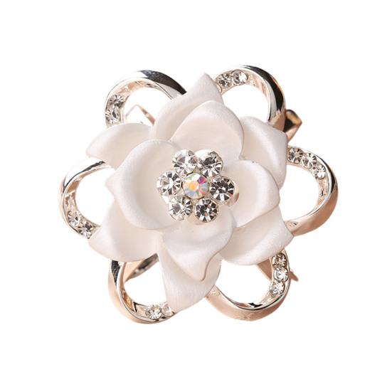 Women Brooch High-Gloss Rhinestone Inlay Sparkling Enamel Rose Flower Design Lapel Pin Non-Slip Buckle Scarf Badge Clothing Bags