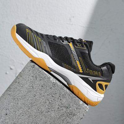 2026 New Volleyball Sports Shoes Men's and Women's Universal Badminton Shoes Size 36-46 Professional Tennis Shoes