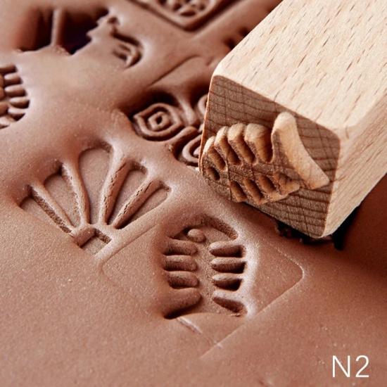 Handgeschnitzte Holzstempel Holzsiegel zum Drucken DIY Ton Keramik Druckblöcke Tonwerkzeug Fischgräte / Eichhörnchen / Blume / Hirsch